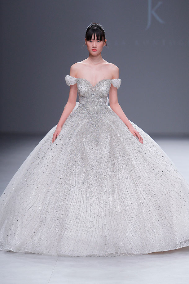 ilovebrides.pt Julia Kontogruni Coleção 2020 Vestidos de Noiva